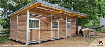 Kwaliteit en prijs voor de bouw van paardenstallen - stalconstructie, buitenbox en paardenbox, open stal - paardenweidehut/schuilplaats. Bekijk ons aanbod!